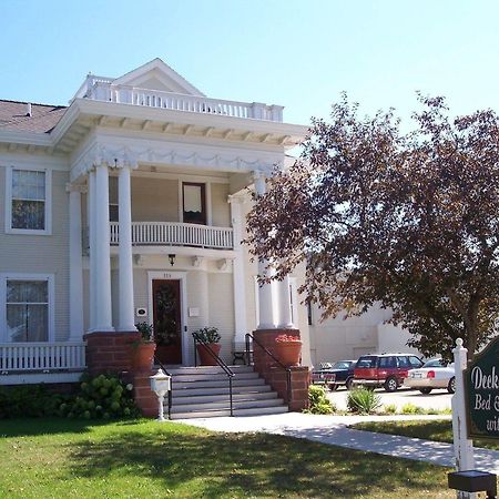 The Decker House Hotel Mason City Exterior photo